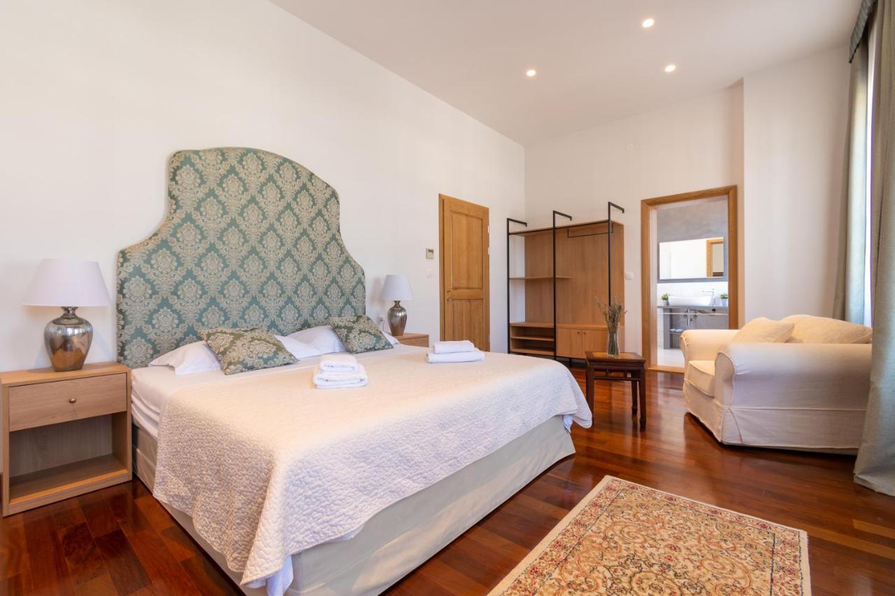 B&B Heritage Villa Apolon Stari Grad  Exteriör bild
